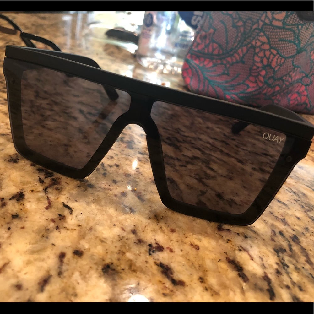 Quay hindsight sunglasses 🕶